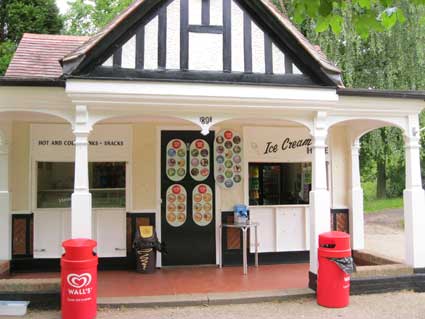 Ipswich Historic Lettering: Tea shelter 1