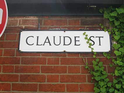 Ipswich Historic Lettering: Claude St sign 2