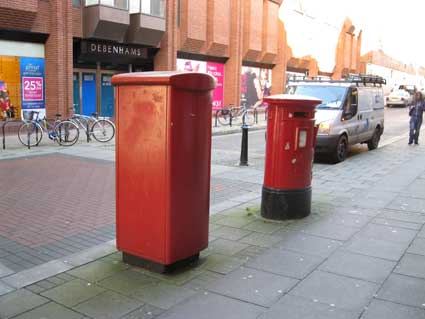 Ipswich Historic Lettering: Lloyds Ave Pillar box 1