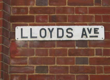 Ipswich Historic Lettering: Lloyds Avenue sign
