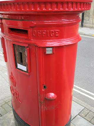 Ipswich Historic Lettering: Museum St pillar box 4