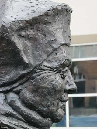 Ipswich Historic Lettering: Wolsey statue 10