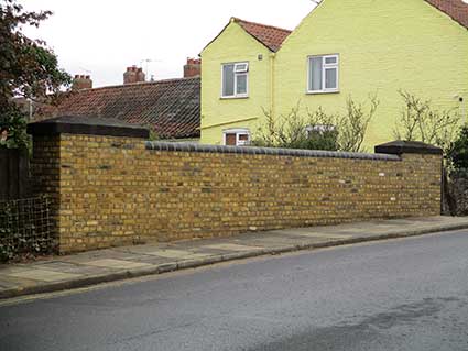 Ipswich Historic Lettering: Woodbridge Rd bridge 2023