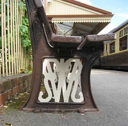 Ipswich Historic Lettering: Cheltenham Racecourse Station 3