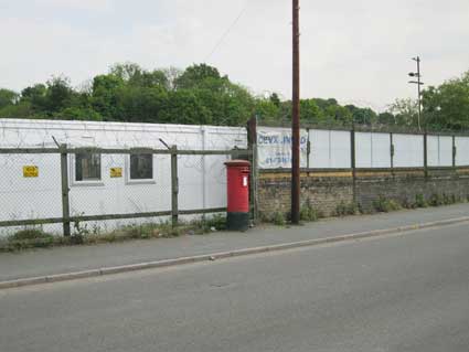 Ipswich Historic Lettering: Cliff Road Pillar box 1