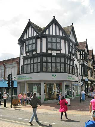 Ipswich Historic Lettering: Yorkshire Building Soc. clock 1