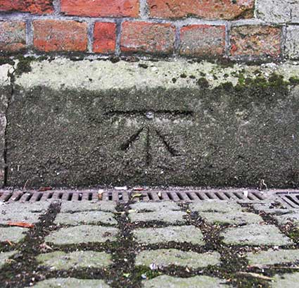 Ipswich Historic Lettering: Custom House benchmark