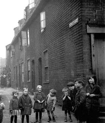 Ipswich Historic Lettering: Dove Yard 1930s