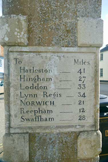 Ipswich Historic Lettering: Holt milepost