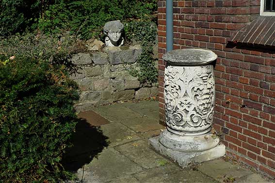 Ipswich Historic Lettering: Lloyds Bank column 2