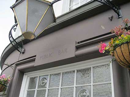 Ipswich Historic lettering: Station Hotel 4a