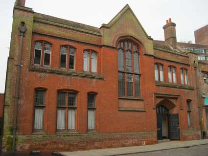 Ipswich Lettering: St Peters Hall 9