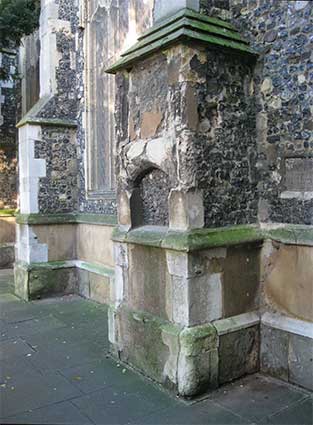 Ipswich Historic Lettering:  T Rush buttress 8