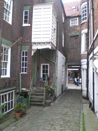 Ipswich Historic Lettering: Whitby White Horse and Griffin4