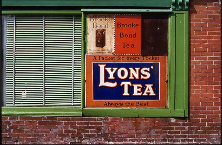 Ipswich Historic Lettering: Whitchurch shop window