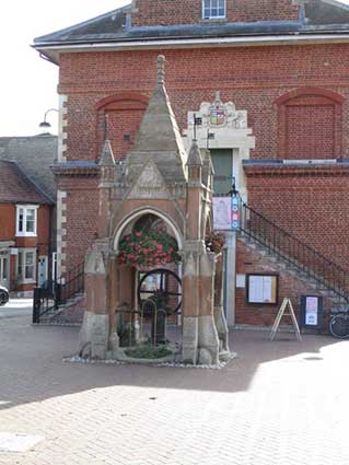 Ipswich Historic Lettering: Woodbridge Market Hill pump