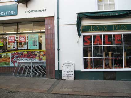 Ipswich Historic Lettering: Woodbridge milestone 1